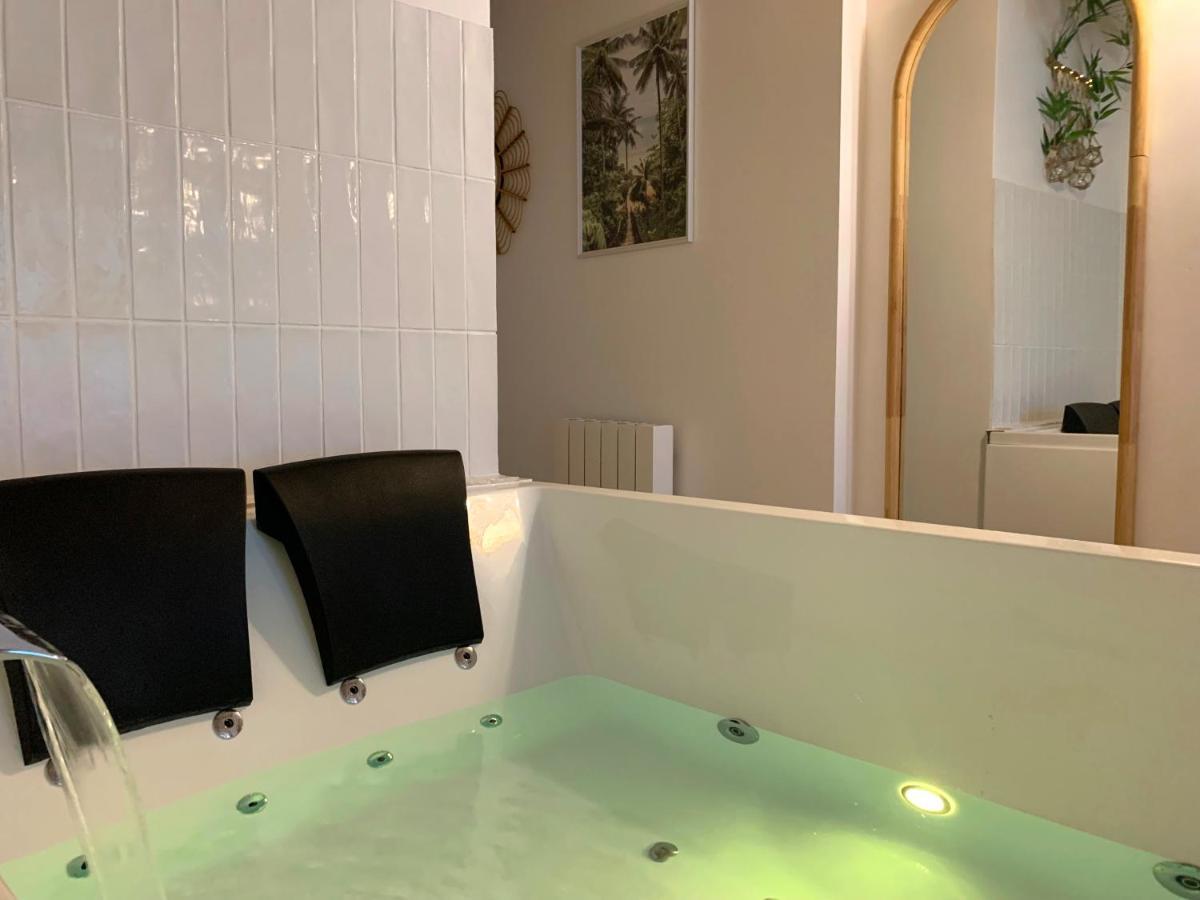 Bali Serenity Balneo Et Lit Rond Lagnieu Ngoại thất bức ảnh