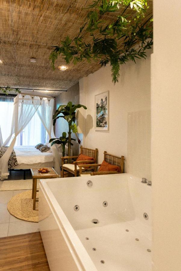 Bali Serenity Balneo Et Lit Rond Lagnieu Ngoại thất bức ảnh